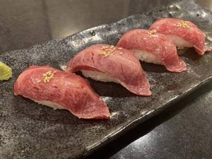 和牛炙り肉寿司4貫