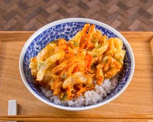 かき揚げ丼 Vegetables & Seafood Tempura Rice Bowl