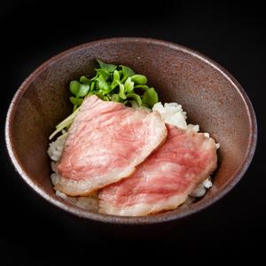 ローストビーフ丼