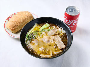 重酸菜牛肉粉 重慶酸菜牛肉粉(ビーフライスヌードル)