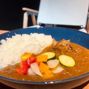 【ご飯大盛】牛テール＆季節野菜ピクルスのカレー