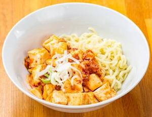 汁無し麻婆豆腐麺