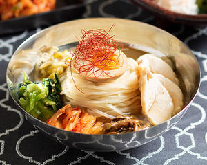 蒸し鶏冷麺