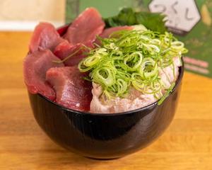 【マグロ人気No.1】マグロ2色丼 2-Color Tuna Rice Bowl