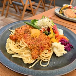ビーガンミートのボロネーズパスタ