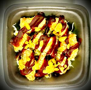 鶏笑 からあげ丼 (BBQソース)