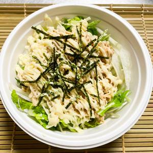 大山鶏ササミの胡麻サラダ