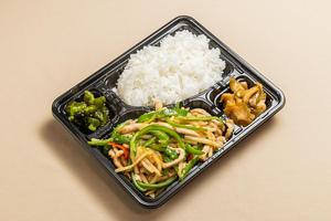青椒肉絲弁当