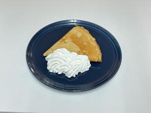 ホイップクリームのクレープ