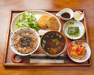 マクロビ弁当 稗入りニンジンコロッケ弁当