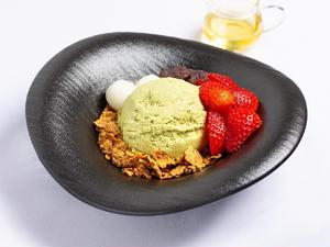 濃厚宇治抹茶グリークヨーグルト(イチゴ/至福の白玉/特選粒あん/全粒粉グラノーラ/京きな粉)