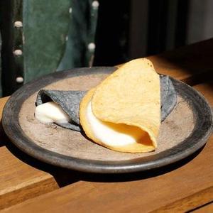 チーズがとろけるスペシャルケサディーヤ