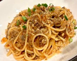 スパイシーミートソースパスタ