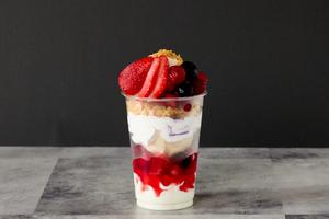 ベリーベリーミルクアイスパフェ(300ml)Berry Berry Milk Ice Parfait