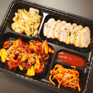 ボッサム＆旨辛チュクミ炒め弁当[ライス＆スープ付き]