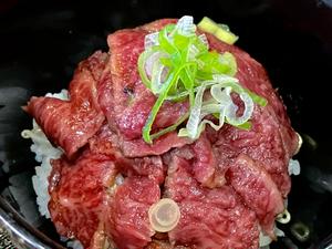ビーフステーキ丼 200g