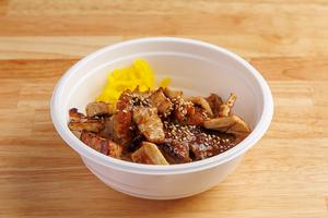ホルモン丼