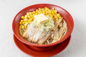 塩バターハーフコーンラーメン