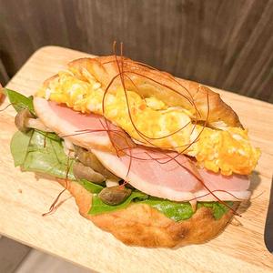 ～合鴨スモーク～国産小麦の自家製パンサンドイッチ