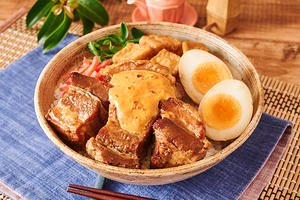 ピリ辛！麻辣 豚角煮丼
