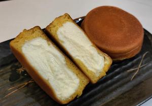 数量限定プレミアムレアチーズ Premium rare cheese cream(Limited quantity)