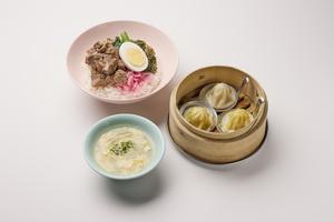 夜市の蒸し小籠包3個+魯肉飯