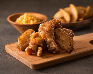 【選べる6種類】フレーバーウィング (チキン5ピース&ポテトorコーン) 6 flavor wings to choose from (5 pieces of chicken & potatoes or corn)