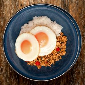 ガパオ食堂 W目玉焼きガパオライス (W Fried Eggs)Gapao Rice