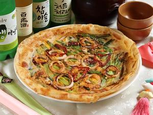 海鮮チヂミ Kimchi Korean-style pizza