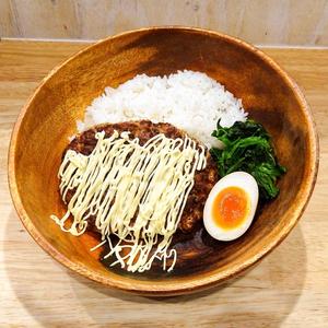 たっぷりマヨハンバーグディッシュ(ハンバーグ約190g、ライス約200g、スピナッチ、ハーフフレーバーエッグ)