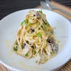 チキンとキノコのクリームパスタ Creamy Chicken And Mushroom Pasta
