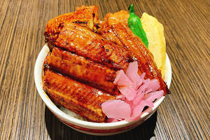 【極み】唐揚げ・香ばしうな玉丼(鰻3切れ)