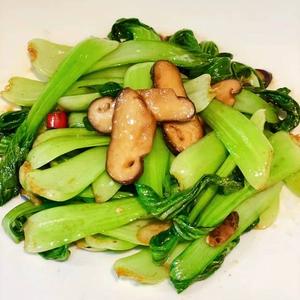 しいたけとチンゲン菜の炒め(香菇炒青梗菜)