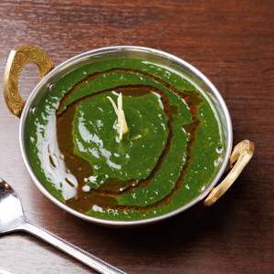 ほうれん草チキンカレー Sag chicken curry