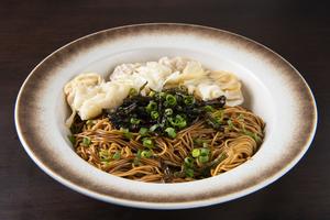 ネギ油のまぜ麺-肉ワンタン(トビ子とエビ)
