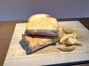 ハムチーズサンド HAM ＆ CHEESE SANDWICH [No sides included]