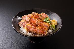 厚切り牛たんカツ丼