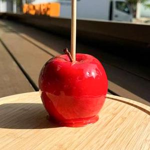 国産りんご飴 「丸ごと提供」