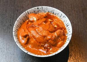 炙りチキンマサラ丼(Seared Chicken Masala Rice Bowl)