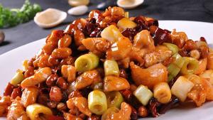 保丁(鶏肉とピーナッツの甘辛ソース炒め)