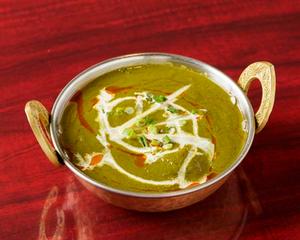 チキンサグカレー Chicken Sag Curry