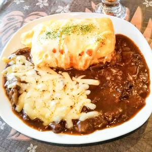 牛すじチーズオムライスカレー