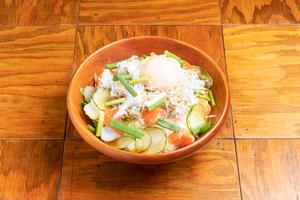 シラスの半熟卵丼