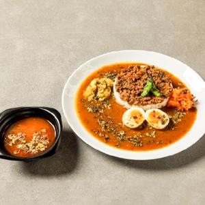 牛だしスパイスラグーキーマカレー弁当+スパイスカレー追加(別容器)