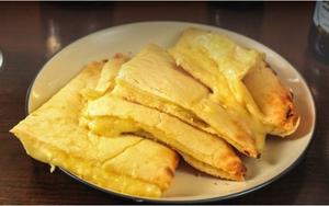 チーズナン/Cheese Nan