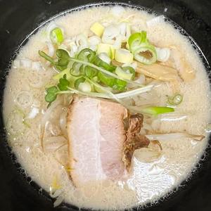 豚骨ラーメン