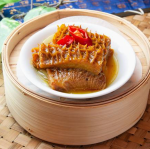 ハチの巣(牛の胃袋)のピーナッツカレーソース蒸し、沙金錢肚Braised beef tripe with “Satay”curry sauce