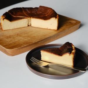 バスクチーズケーキ
