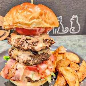 トリプルBLTチーズバーガー