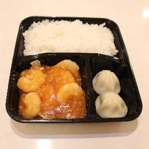 エビチリ、小籠包付きお弁当